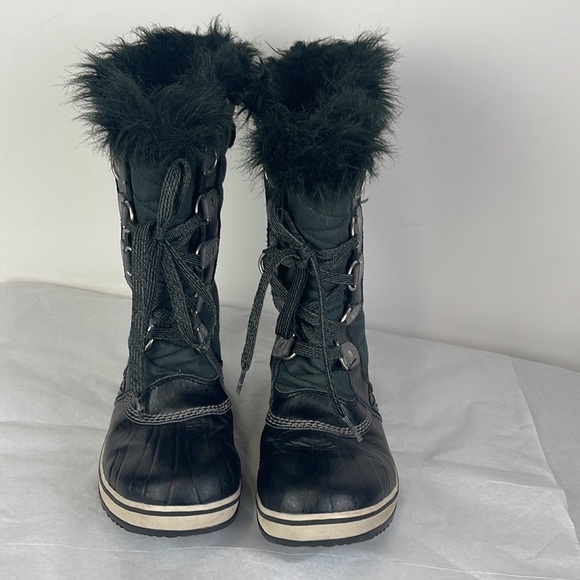 Sorel boots - Picture 2 of 10